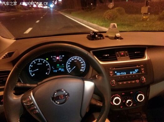 【图】新轩逸的中控内饰设计很好看。