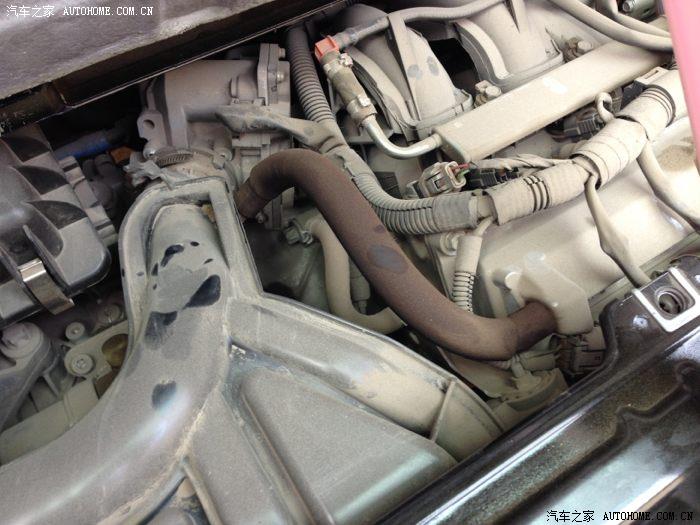 【图】这根黑色的管子叫什么,它是在渗油吗?_