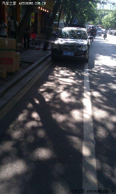 【图】请问路边的白实线内不能停车么?被扣3