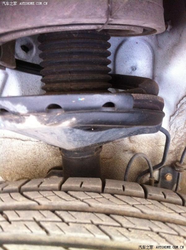 【图】求看下是不是避震器漏油了呢?_比亚迪