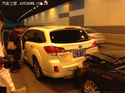 【图】出车祸了,挨千刀的的士_蒙迪欧