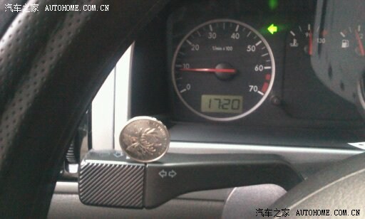 大家感觉自己的桑塔纳的方向盘重不重