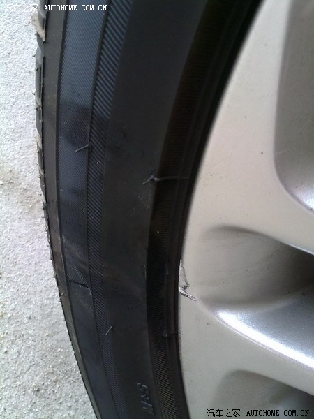 【图】最近流行感冒和伤不起,倒车右后胎受伤