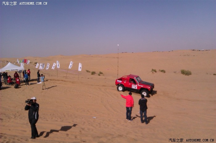 【图】2011阿拉善盟左旗腾格里沙漠英雄会。