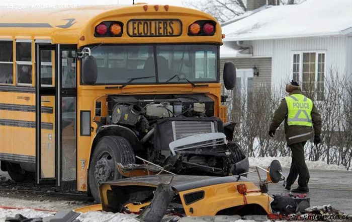 【图】中国式校车和国外校车惨烈对比 真是弱