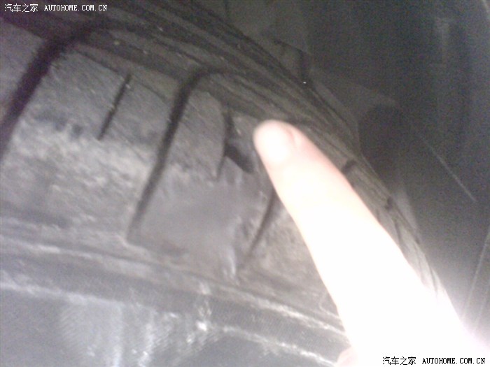 【图】各位朋友,你们的轮胎有过这样的破损吗