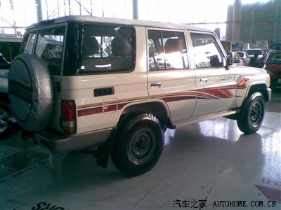 吱日在昆明车立方见着 toyota land cruiser lx v6