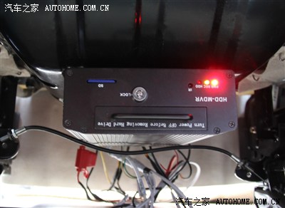 车载硬盘(SD卡)录像机 更新效果图(安装好)