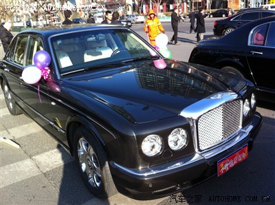 3辆劳斯,宾利若干。价值超5000万。转自北京