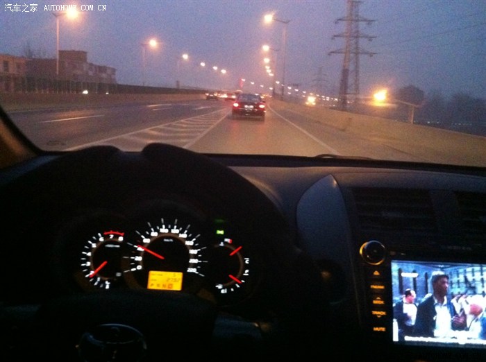 【图】下班堵车,俺在车里交个作业(谁能猜中电