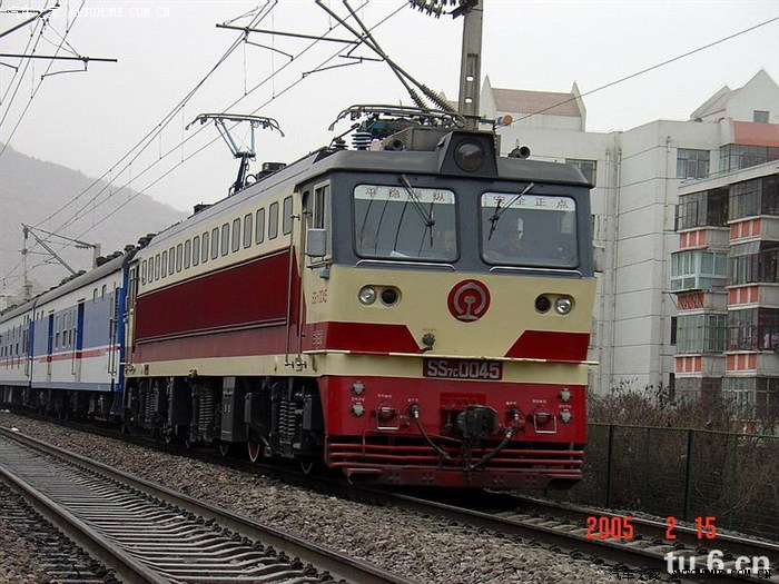 韶山7c(ss7c)型干线客运电力机车 韶山7c型电力机车是交—直传动4800