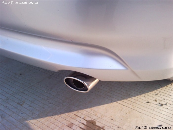 刮倒摩托车,保险问题求教!顺便拍下前段时间才