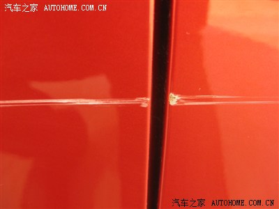 没买车损险 车侧面划了,露了铁皮,只有一点点,该