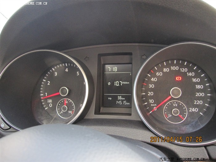 快1岁了该让小黑去海边看看了!---和小黑的秦皇