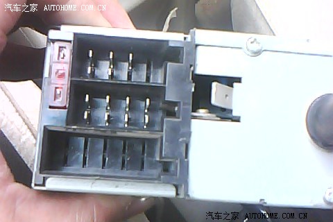 【图】求2000原车收音机 接法(有大众内部线路