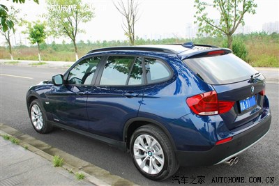 深海蓝宝马x1 25i 新鲜野外作业----今天天气不错哟