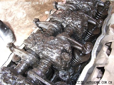 机油质量不好和长期不换机油格造成恶果.