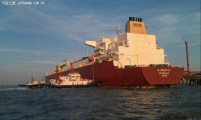 【图】学着发照片 首艘LNG运输船停靠江苏洋口港