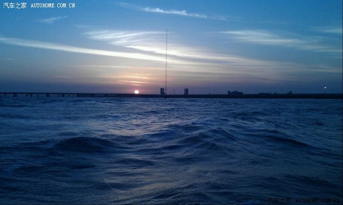 【图】学着发照片 首艘LNG运输船停靠江苏洋口港