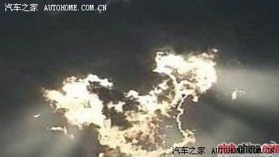 武汉上空云层光芒四射,惊现毛泽东主席头像和