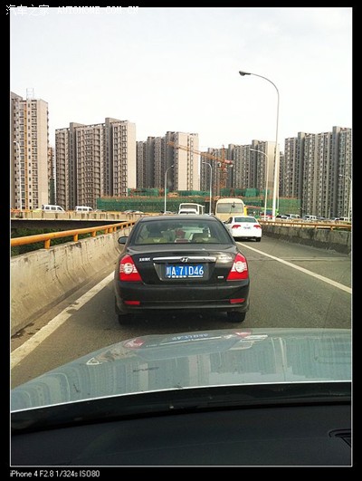 一到成都就遇堵车.