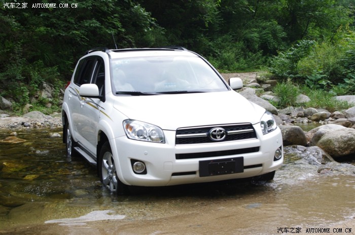 【图】这个周末去郊游,小R走山路遇到溪流 很