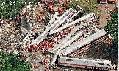1998年6月3日 –德国艾须德高铁车祸 高速列车ice出轨并撞上陆桥,101