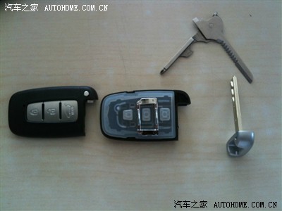 ix35随车钥匙拆装(更换电池步骤)