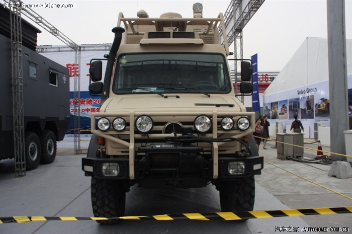 【图】世界上最牛叉的两个越野房车。你更喜欢