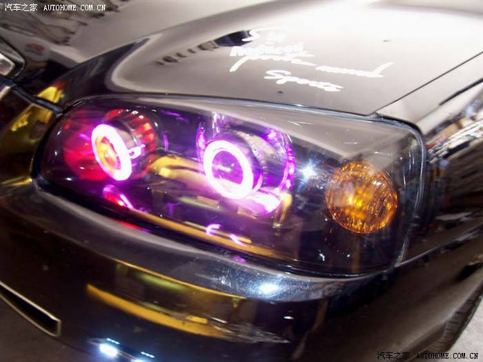 【图】伊兰特轿车大灯改装作业图片(大图多多