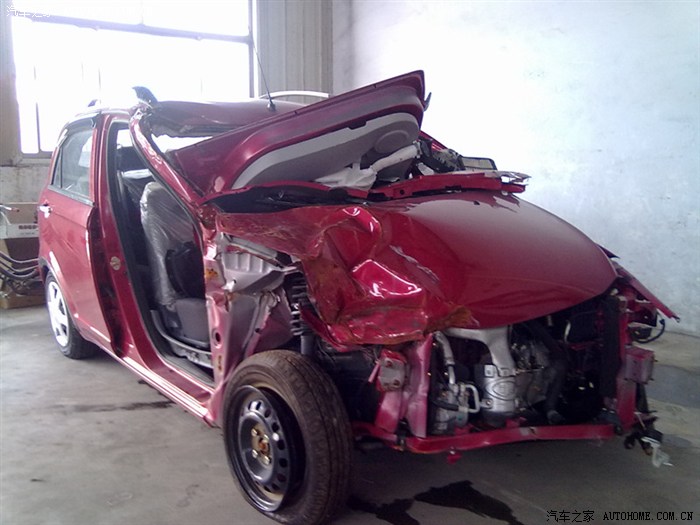 刚提的车,撞报废了 夏利论坛 汽车之家论坛高清图片