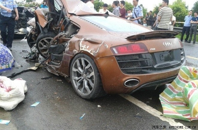 【图】奥迪R8撞雪佛兰。