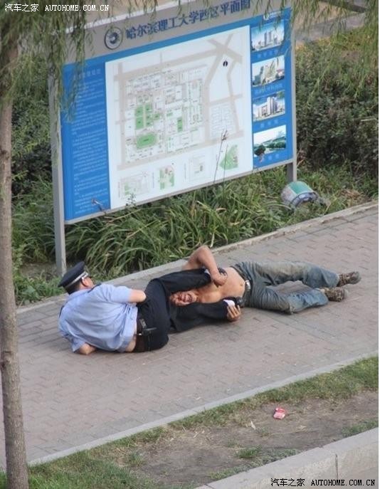 【图】难道这就是传说中的夺命剪刀脚_宝马5系论坛_汽车之家论坛