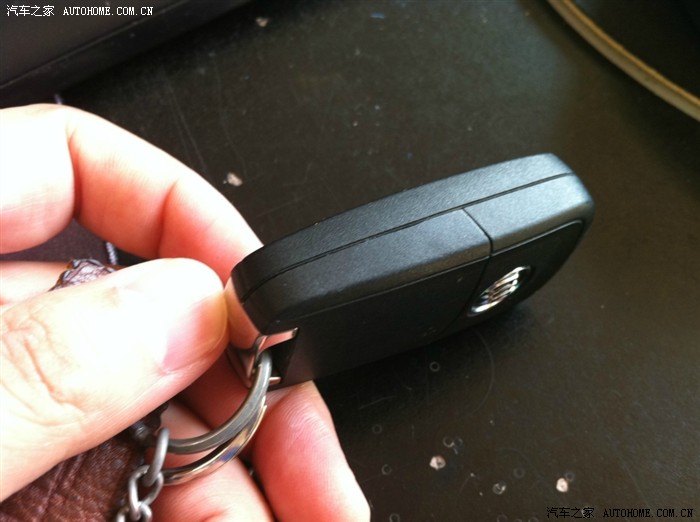 自己动手,丰衣足食,DIY换钥匙电池。_君威_通