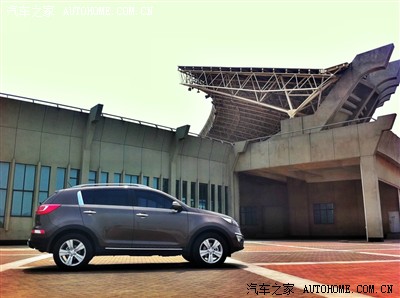 .0ATGLS沙滩金加装创维导航自带CMMB Q5透