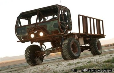 Knight XV(民用)、Gurkha LAPV(军用)