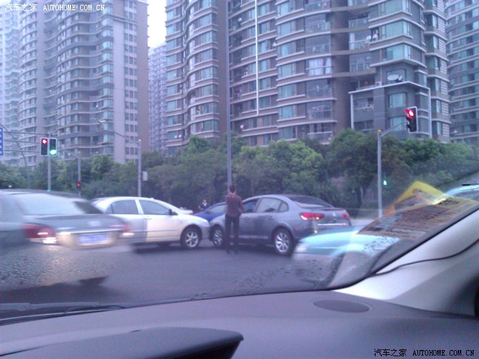 【图】唉 我的亲兄弟跟别人干仗了 。我该怎么