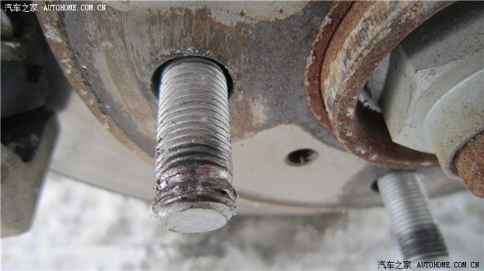 轮子螺杆螺帽滑丝了,三副呀,还能不能开?