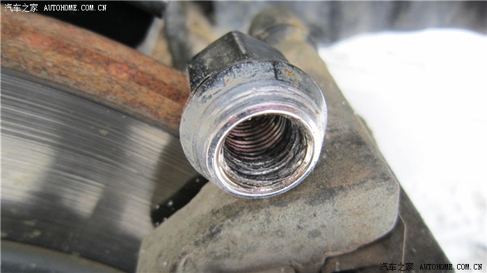 轮子螺杆螺帽滑丝了,三副呀,还能不能开?