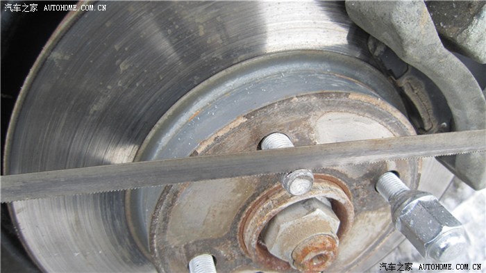 轮子螺杆螺帽滑丝了,三副呀,还能不能开?