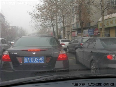 节前进了市区一趟感受堵车,发现很多违章现象