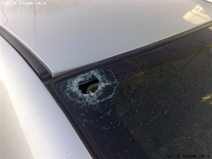 【图】悲剧!大年初五早上一出门发现后风档玻