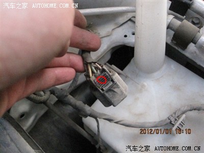 自己动手换近光灯泡