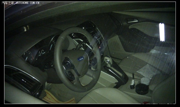 【图】昨天晚上在同一个车位发现深灰色新款3