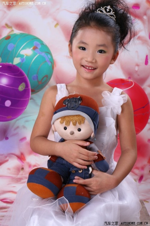 今天我亲自洗车!谢谢美女崽崽为我拍照!