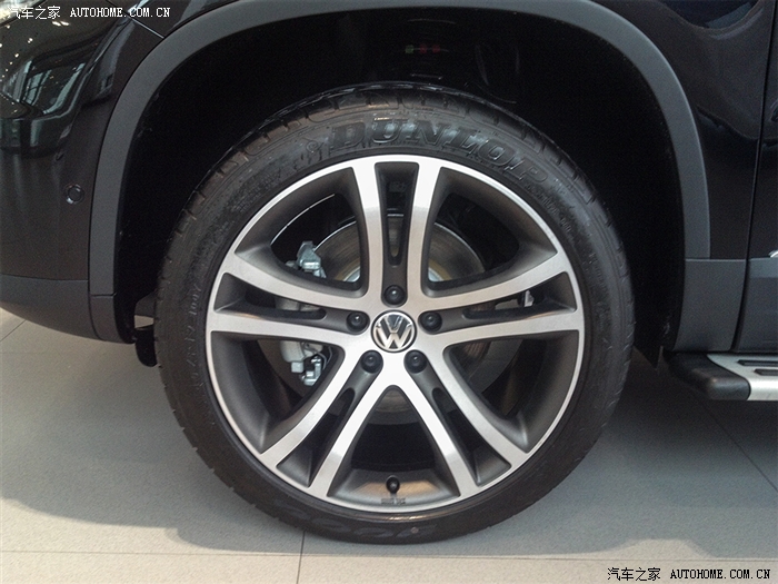一张进口大众途观19寸轮毂照片