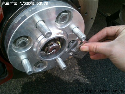 一狠心切了原车螺丝 安装了4个法兰盘 走越野