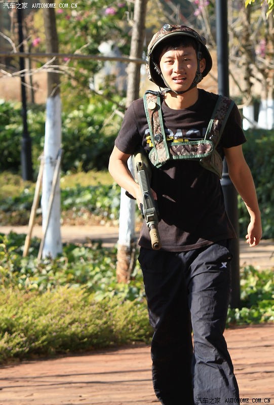 呈贡银杏公园巧遇打野仗滴