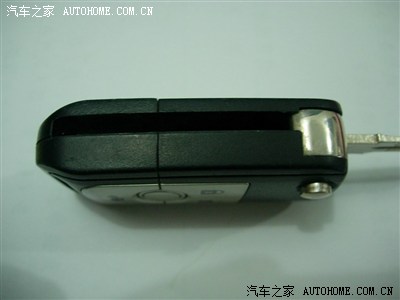 别克钥匙电池自己更换。2011款凯越折叠钥匙