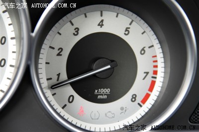 2013款奔驰C260时尚白外黑内提车作业~